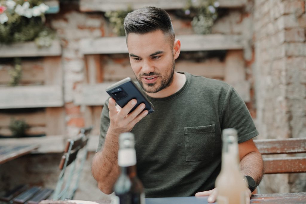 Improve customer experience with AI - Voice assistant-min